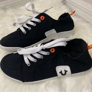 True Religion Women’s shoes size 8.5